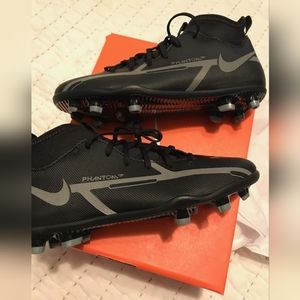 Nike Soccer Jr Phantom Brand new big kids 2.5y